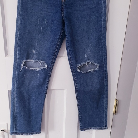 Levis High Rise Ankle Wedgie Straight Leg Distressed Denim Med Wash Jean Sz 25 - Picture 3 of 10